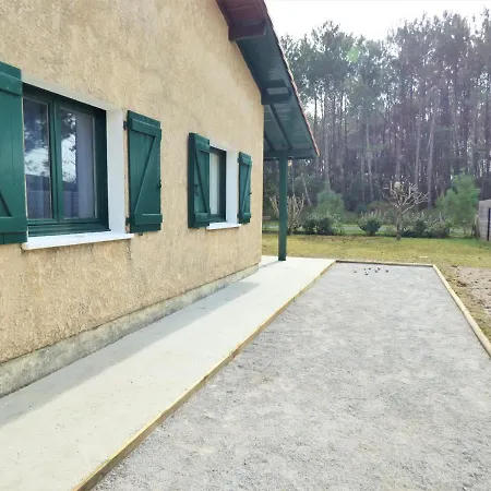 Semesterbostad L'oree De La Plage, 15 Pers, Charmante Maison Renovee Classee 3 Etoiles - Piscine Chauffee - Terrain De Petanque - Ping Pong A Vieux-boucau