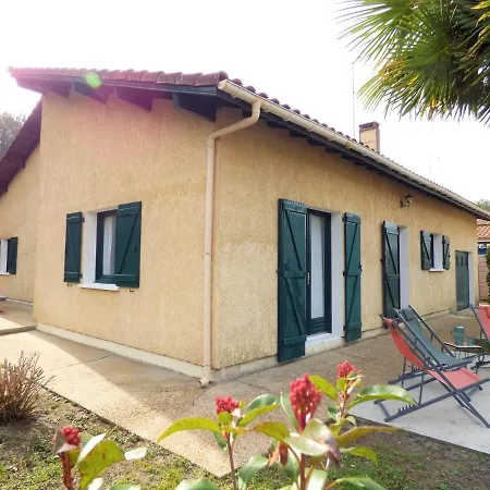 L'oree De La Plage, 15 Pers, Charmante Maison Renovee Classee 3 Etoiles - Piscine Chauffee - Terrain De Petanque - Ping Pong A Vieux-boucau