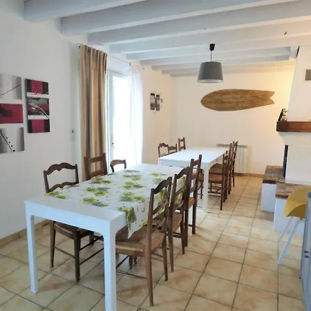 L'oree De La Plage, 15 Pers, Charmante Maison Renovee Classee 3 Etoiles - Piscine Chauffee - Terrain De Petanque - Ping Pong A Vieux-boucau Holiday home